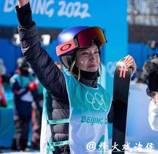 谷爱凌完美解锁高难动作,米兰冬奥自由式滑雪决赛激烈上演,中国队首轮86.58分引热议 谷爱凌完美解锁高难动作,米兰冬奥自由式滑雪决赛激烈上演,中国队首轮86.58分引热议