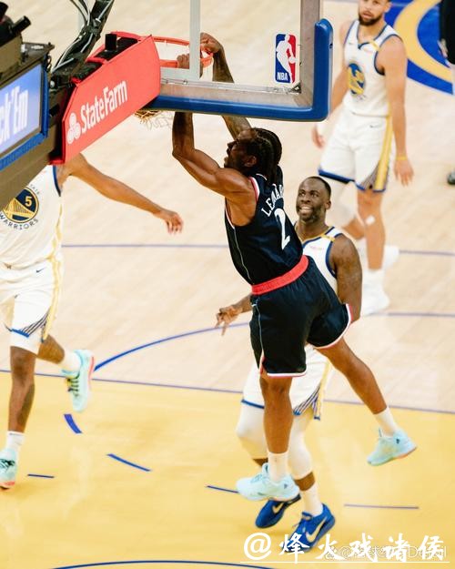 雷霆力克快船13连胜 拉塞尔伤退篮网险胜雄鹿